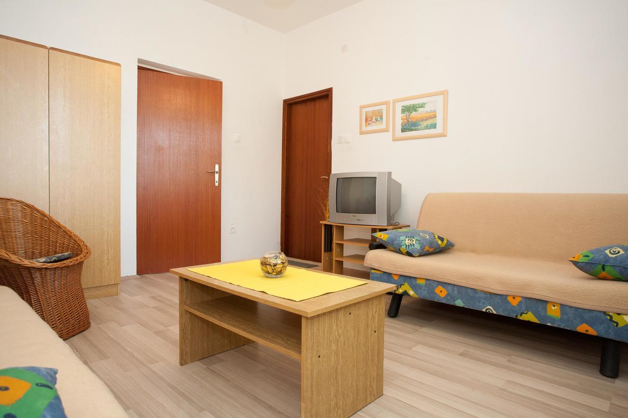 קרק Apartment Smiljana מראה חיצוני תמונה